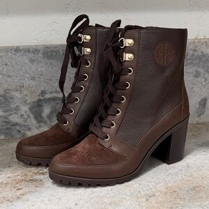 NWT Gianni Bernini Keeryn Lace Up Lug Sole Booties